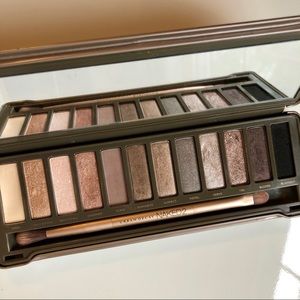 Urban Decay Naked 2 Eyeshadow Palette